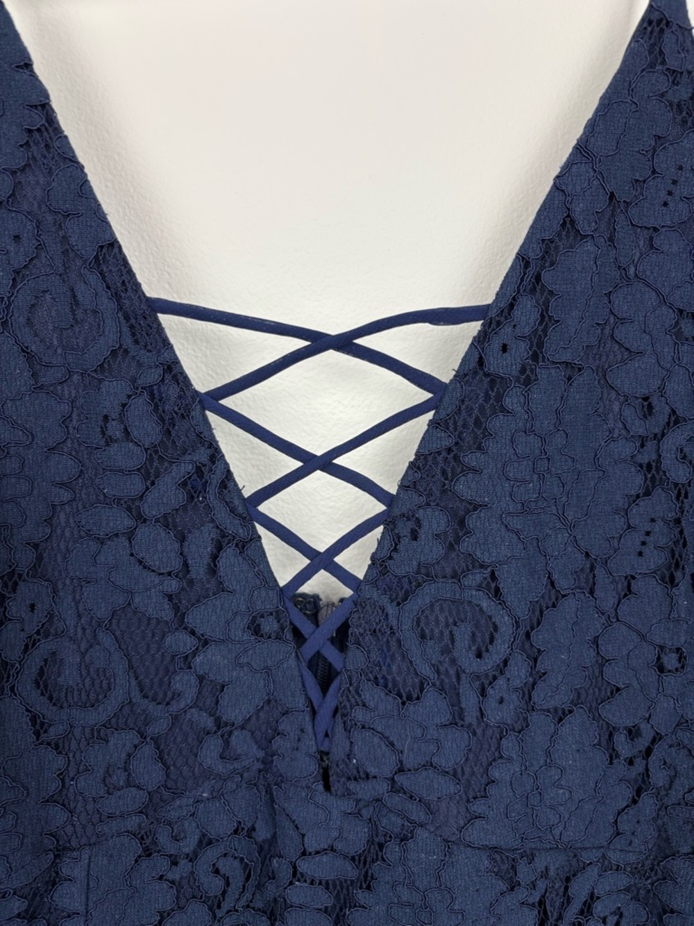 NWT Astr Navy Lace Mini Dress Thin Straps size Large Bachelorette Date Night - Picture 6 of 14